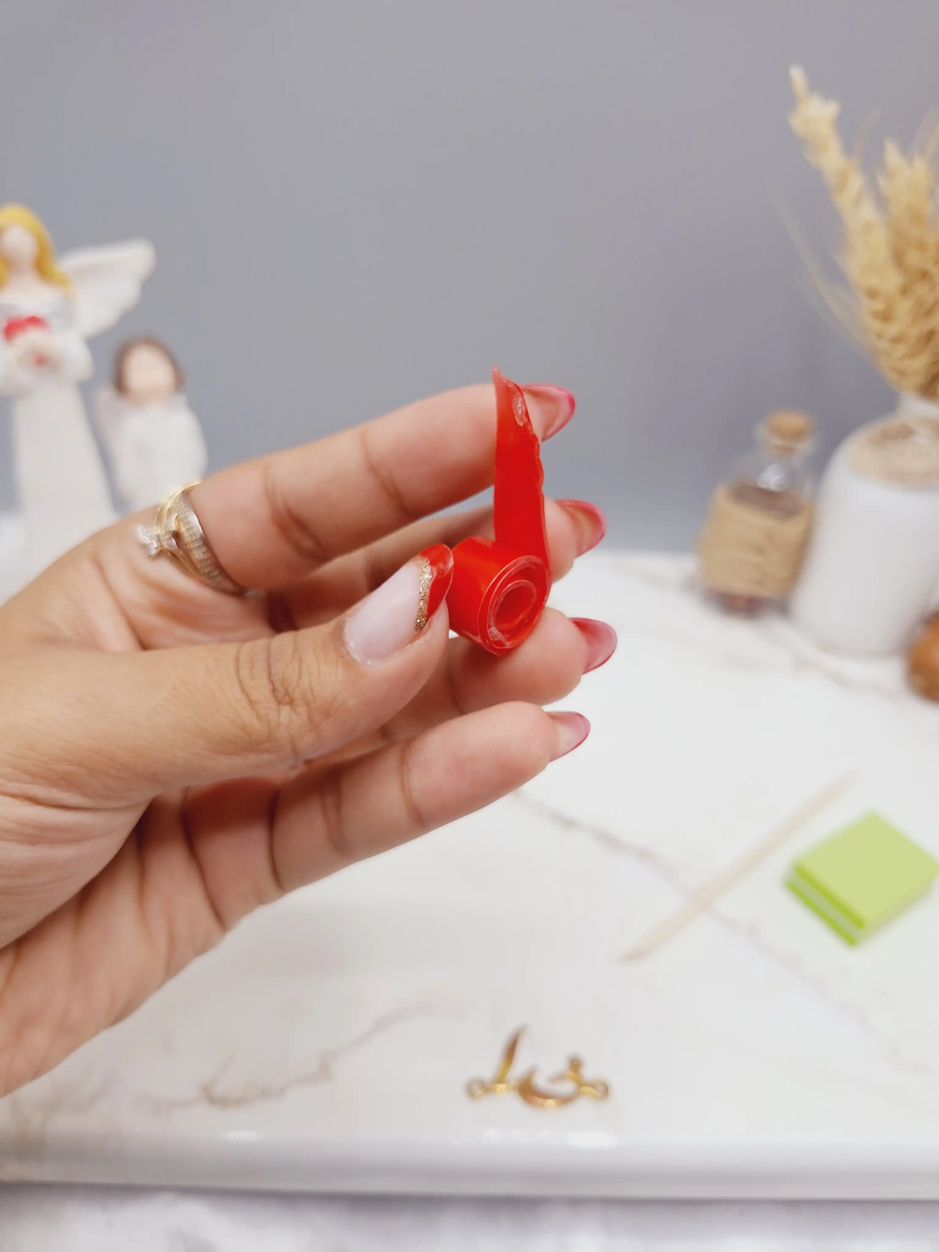 ناخن مصنوعی با مواد کاشت درجه 1 رنگ طلایی مدل آیس ژل شاین دار